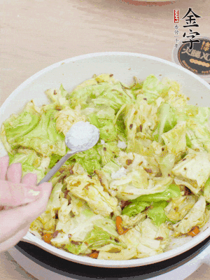 一點(diǎn)鹽、糖調(diào)味。